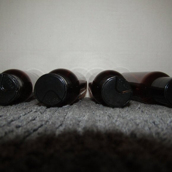 4 pack of 4oz  Plastic Boston Round Squeeze Bottles with Flip Tops - Picture 2 of 3